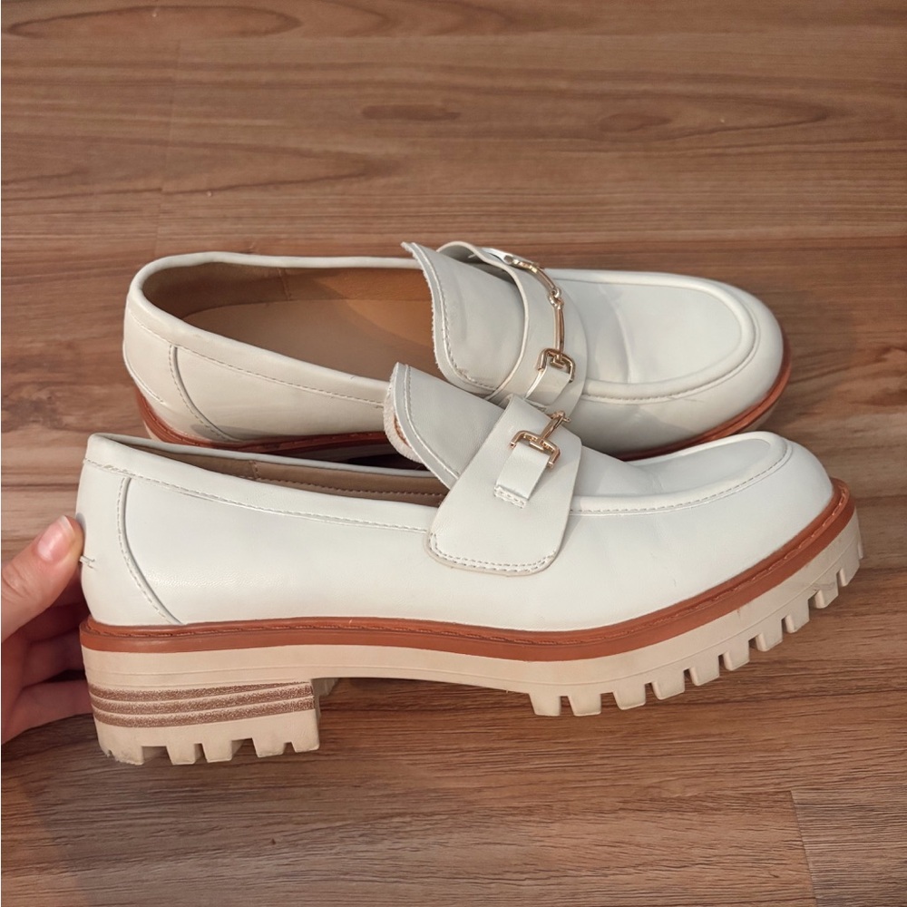 ZBY Cream Lug Sole Loafers | Women’s Size 9